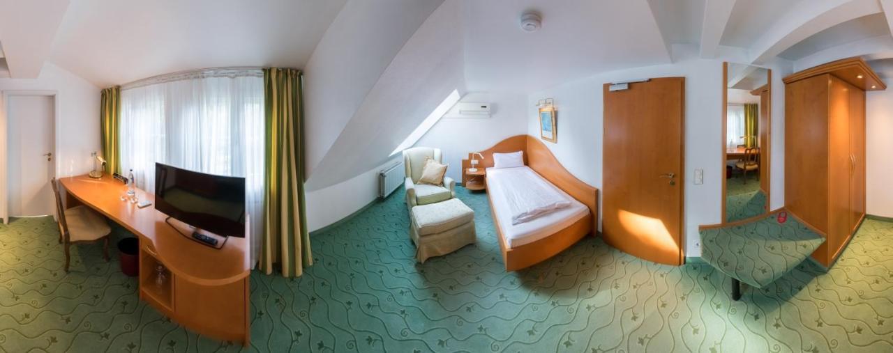 Hotel Villa Im Park Düsseldorf Quarto foto